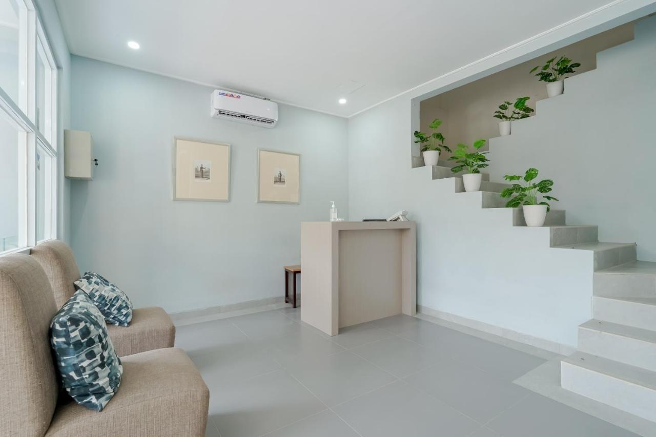 Reddoorz Syariah Plus @ Bsd City South Tangerang Exterior photo